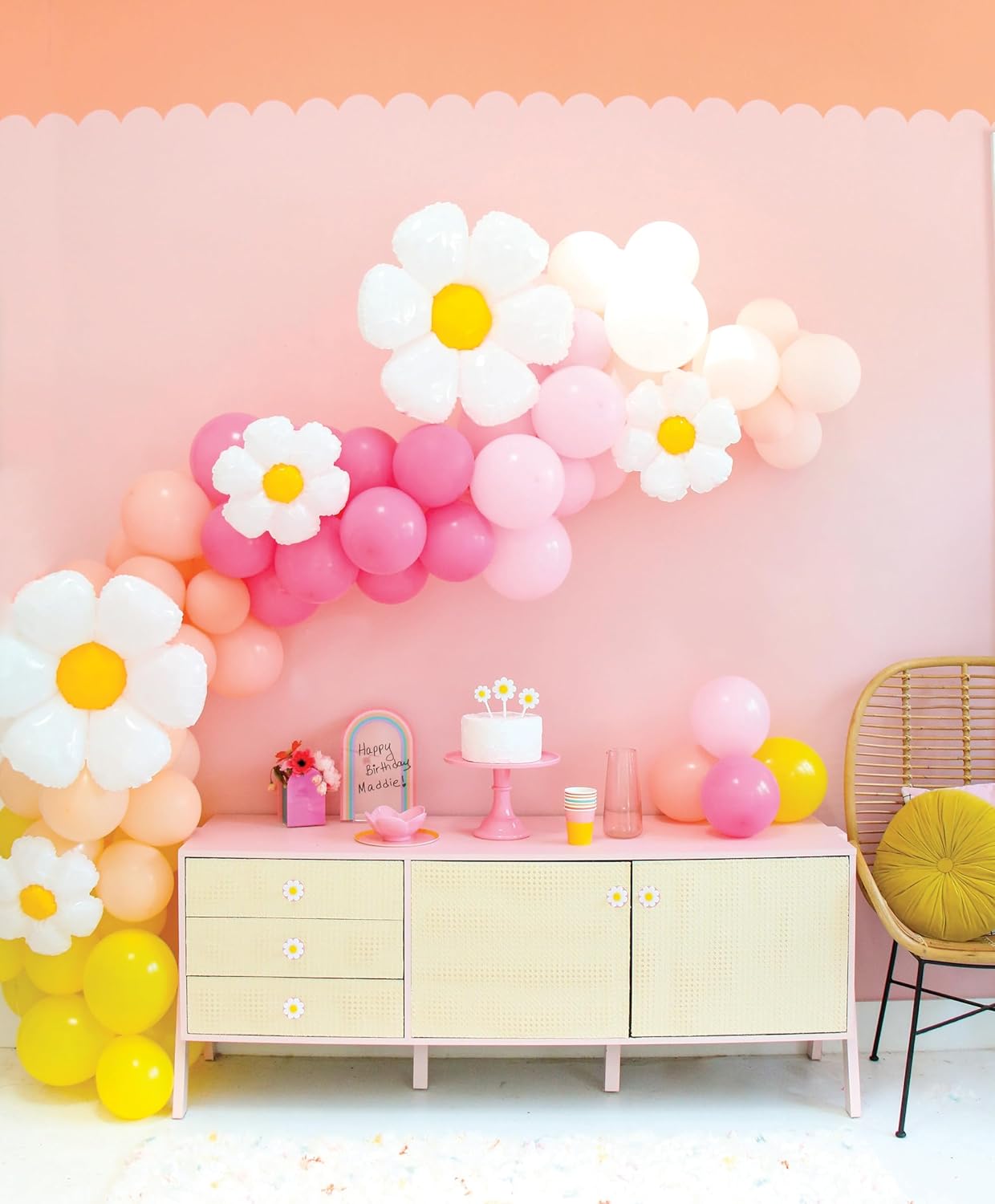 Kailo Chic Daisy Balloon Arch Kit