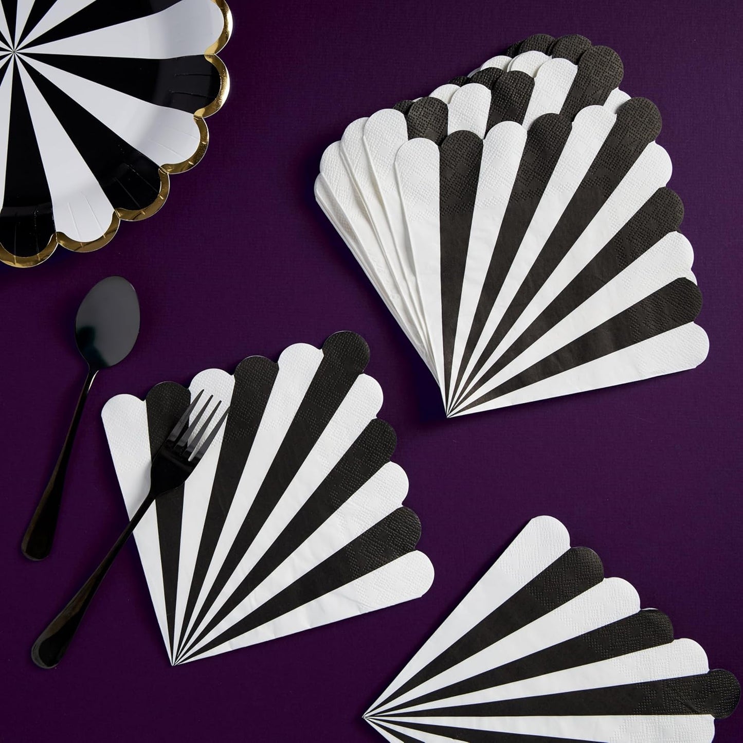Black & White Pinwheel Beverage Napkin