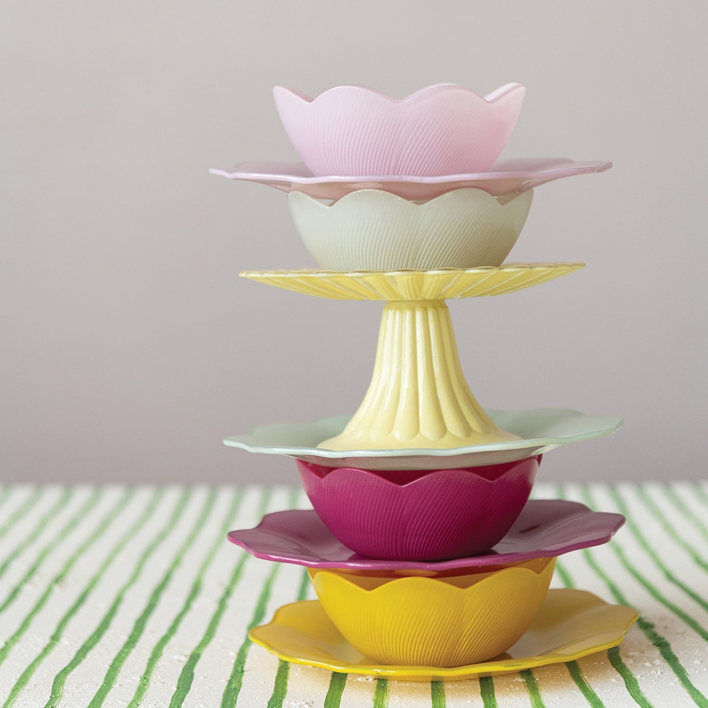 Glass Scalloped Plates | Set of 4