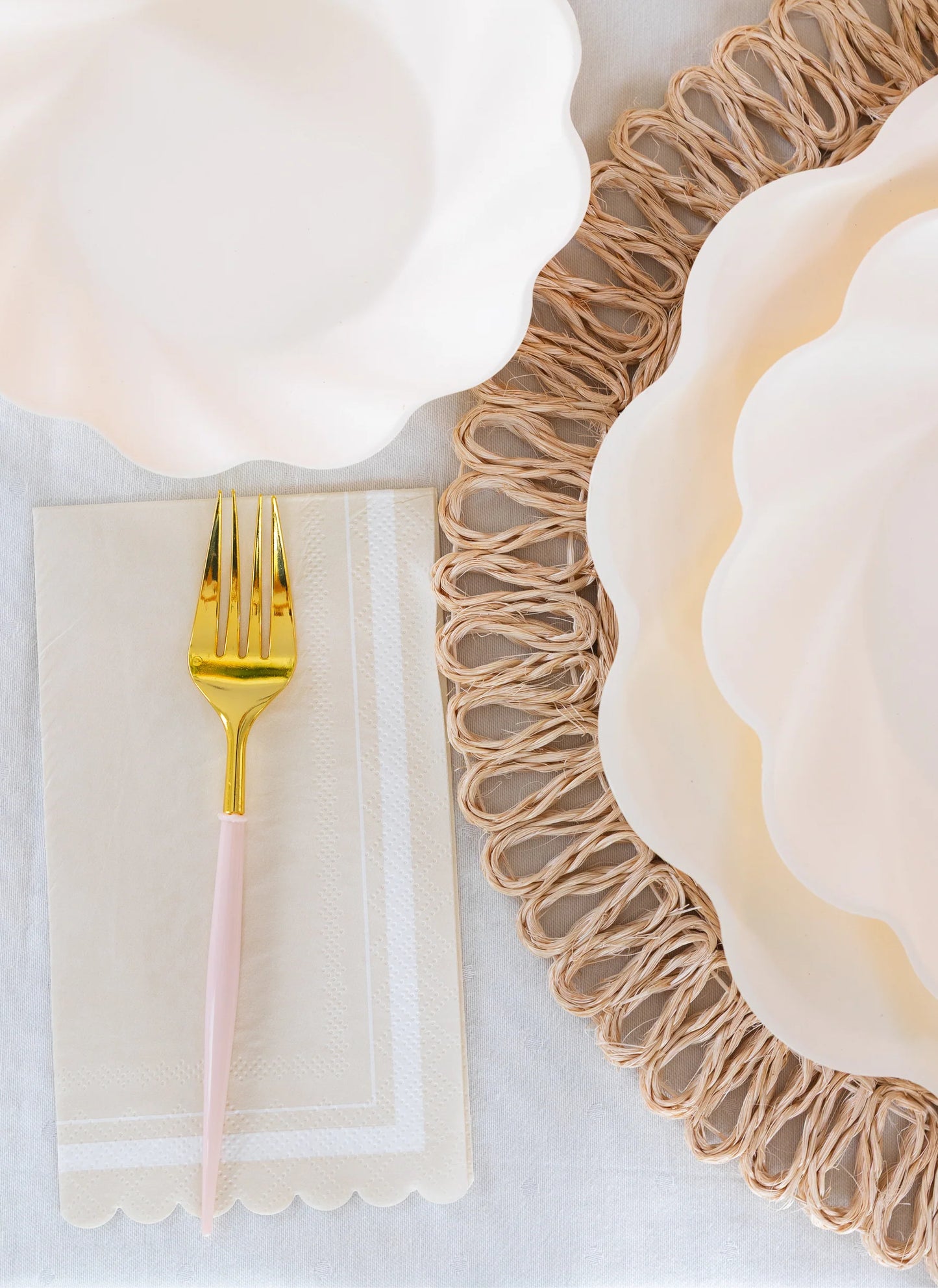 Scalloped Edge Guest Towel | Cream