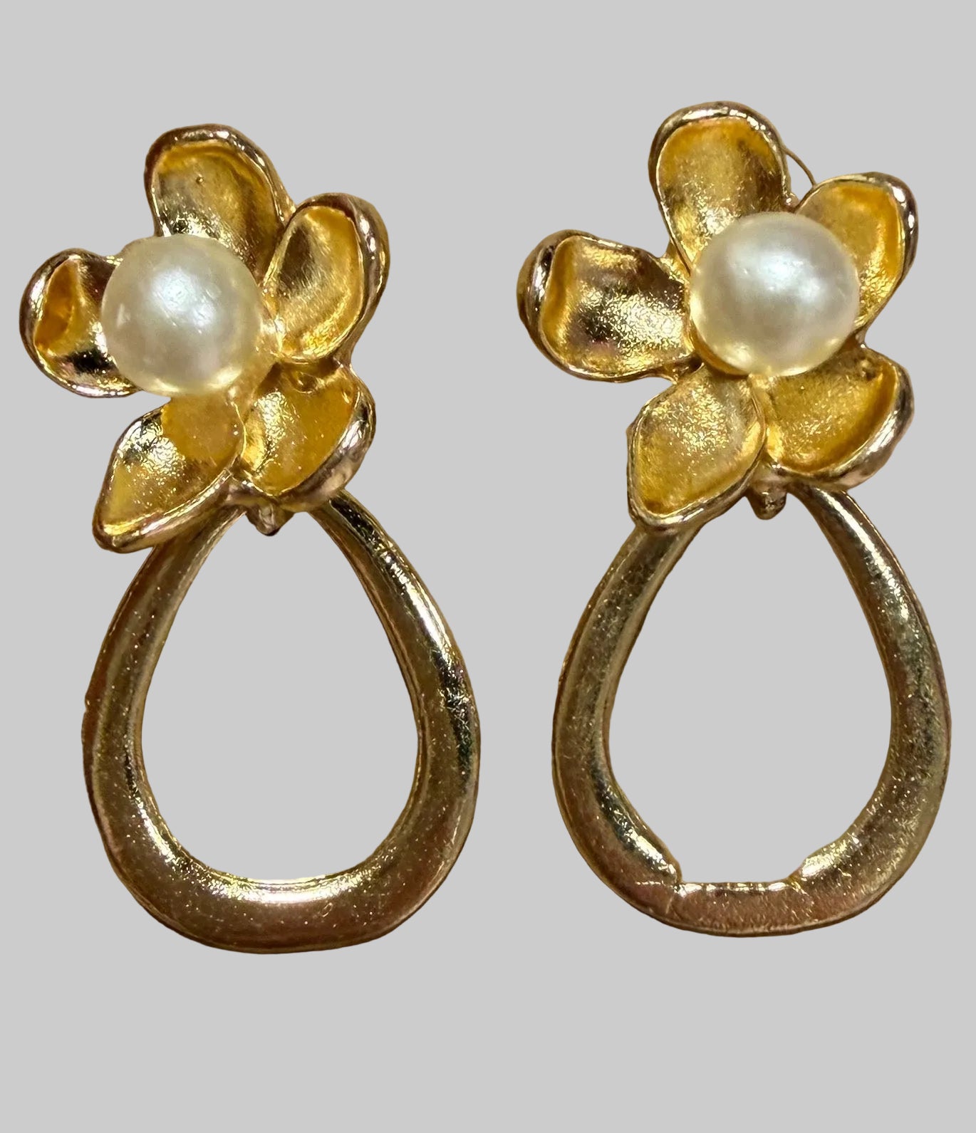 Pearl Flower Oval Drop Earrings