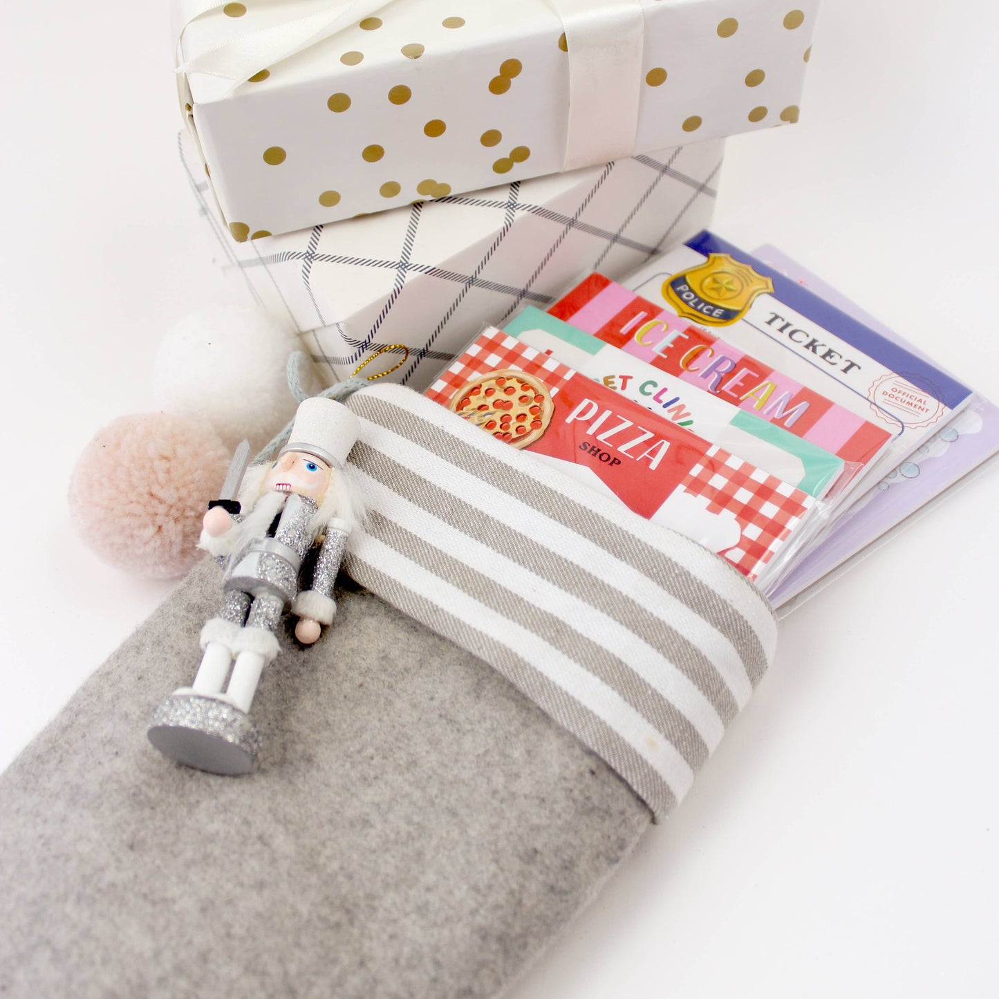 Tiny Town™ Play Notepad | Pet Clinic