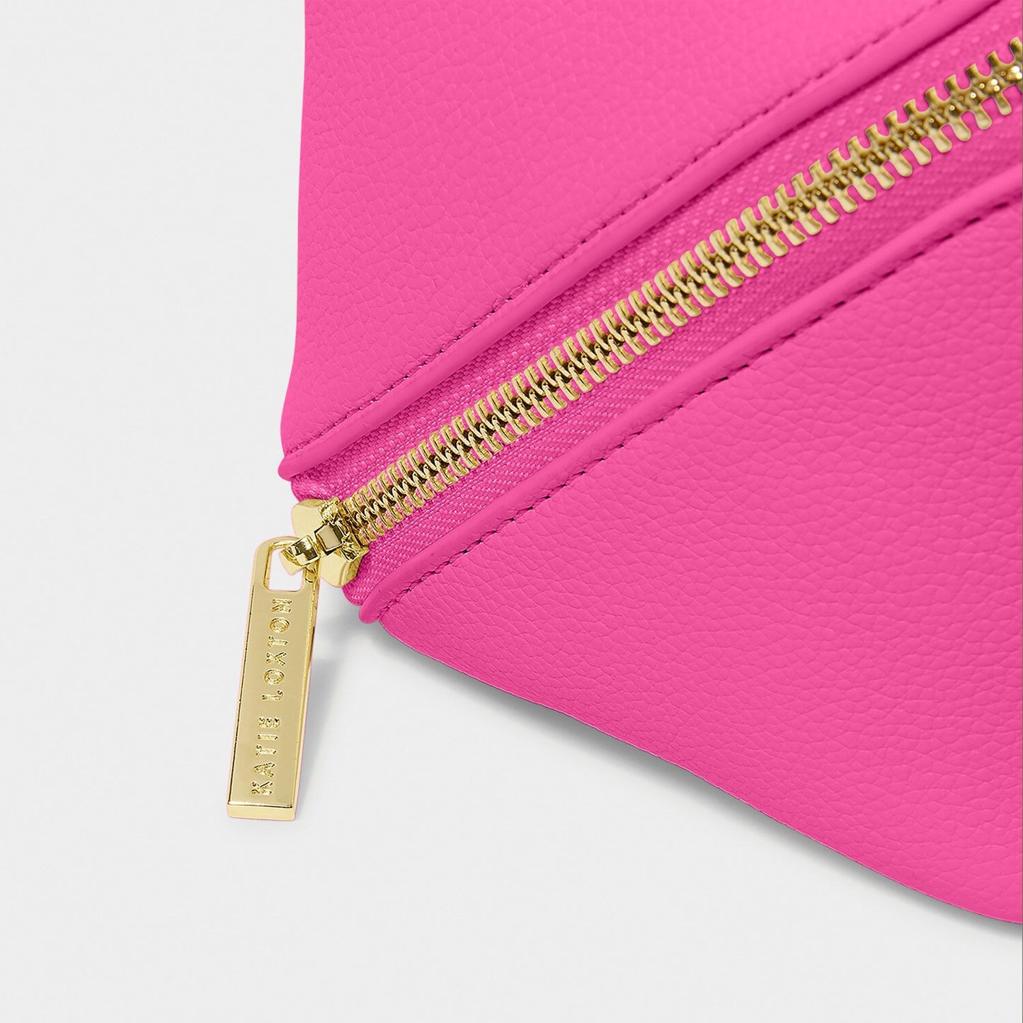 Medium Makeup & Wash Bag | Magenta