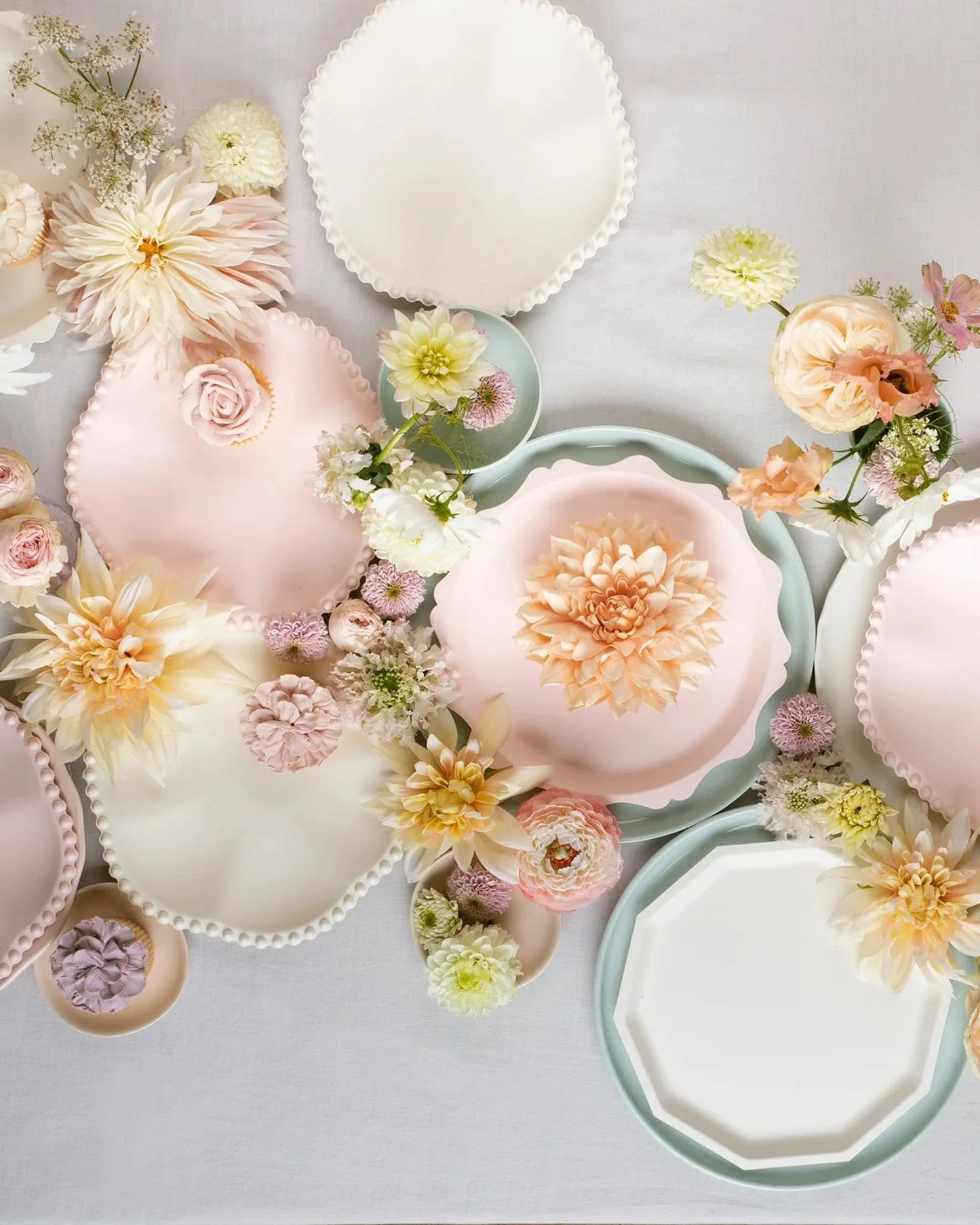 Cream Dot Edged Flower Compostable Dinner Plates